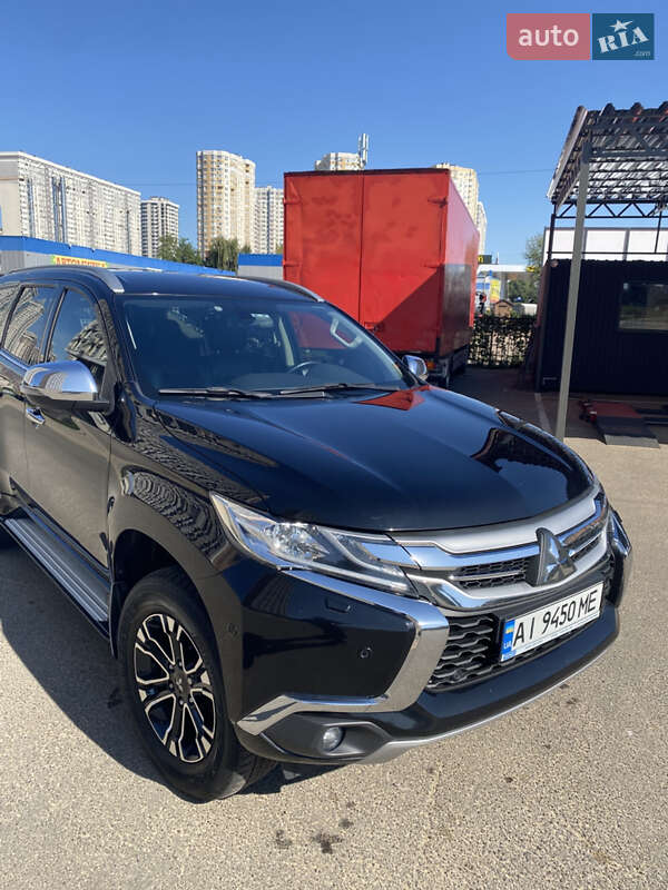 Позашляховик / Кросовер Mitsubishi Pajero Sport 2018 в Броварах