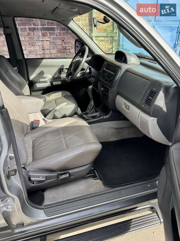 Внедорожник / Кроссовер Mitsubishi Pajero Sport 2000 в Киеве