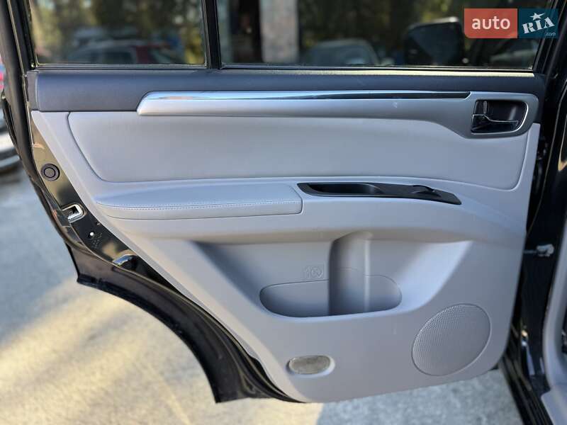 Позашляховик / Кросовер Mitsubishi Pajero Sport 2011 в Києві