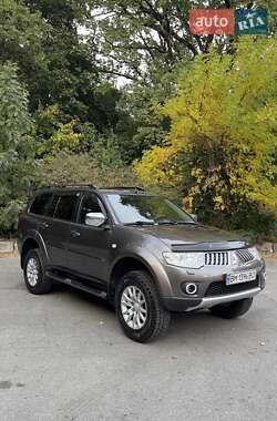Позашляховик / Кросовер Mitsubishi Pajero Sport 2011 в Полтаві
