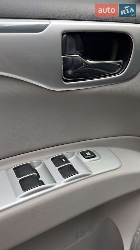 Позашляховик / Кросовер Mitsubishi Pajero Sport 2011 в Полтаві фото 24 Позашляховик / Кросовер Mitsubishi Pajero Sport 2011 в Полтаві