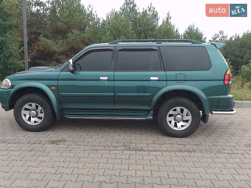 Внедорожник / Кроссовер Mitsubishi Pajero Sport 2003 в 