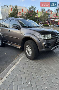 Позашляховик / Кросовер Mitsubishi Pajero Sport 2013 в Миколаєві