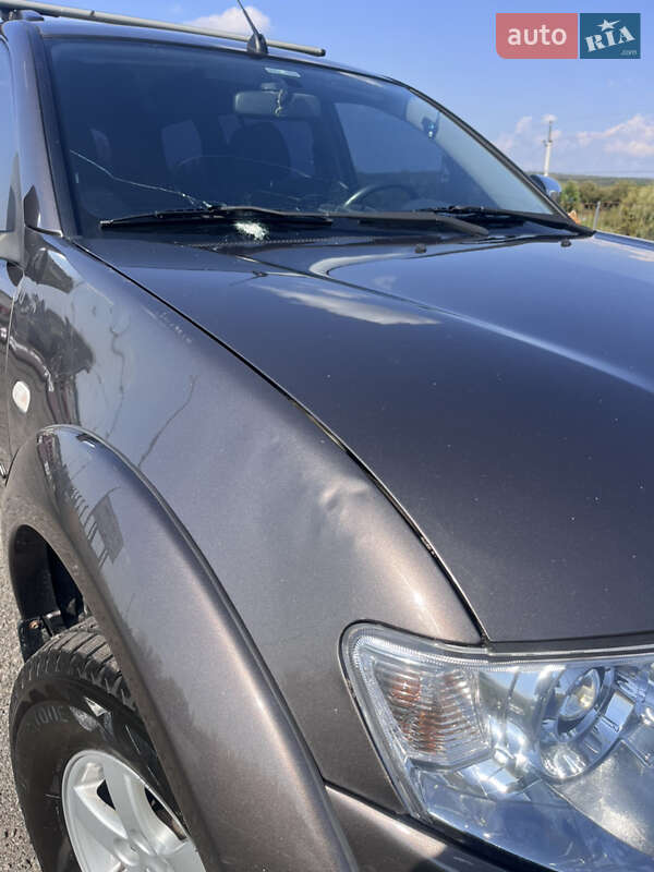 Позашляховик / Кросовер Mitsubishi Pajero Sport 2013 в Ірпені