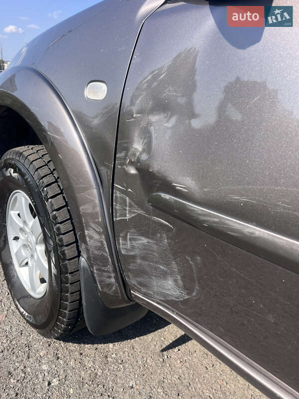 Позашляховик / Кросовер Mitsubishi Pajero Sport 2013 в Ірпені