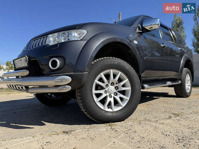 Внедорожник / Кроссовер Mitsubishi Pajero Sport 2012 в Одессе
