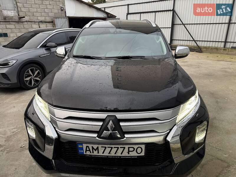 Mitsubishi Pajero Sport 2023
