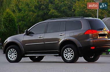 Внедорожник / Кроссовер Mitsubishi Pajero Sport 2013 в 