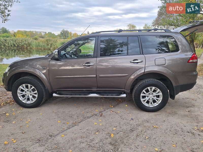 Mitsubishi Pajero Sport 2014