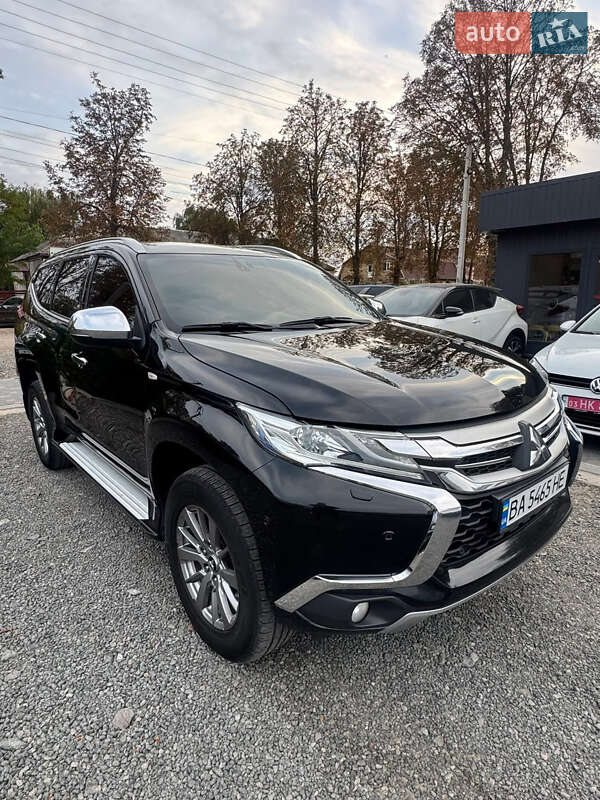 Позашляховик / Кросовер Mitsubishi Pajero Sport 2016 в Малій Висці