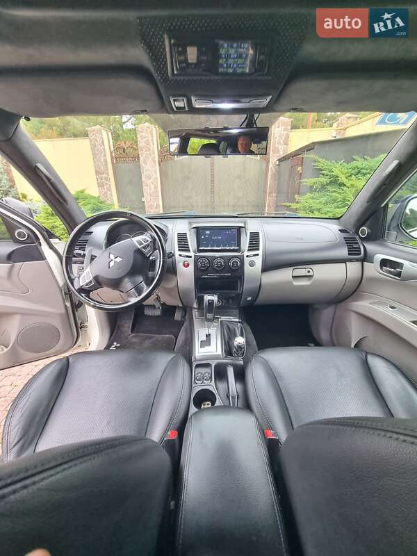 Внедорожник / Кроссовер Mitsubishi Pajero Sport 2011 в Одессе