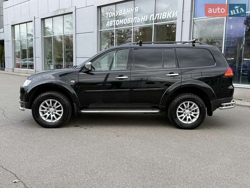 Внедорожник / Кроссовер Mitsubishi Pajero Sport 2012 в Киеве