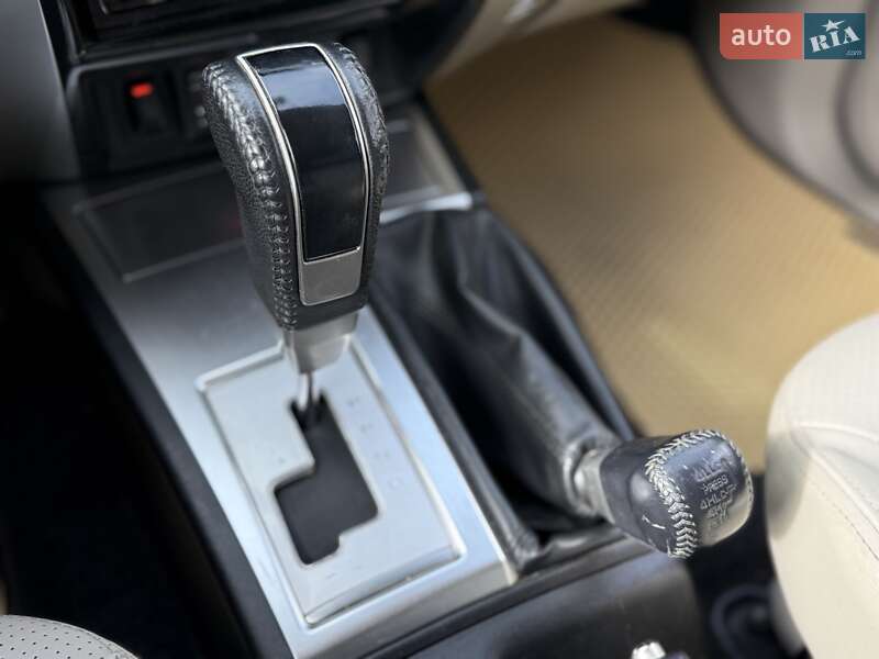 Внедорожник / Кроссовер Mitsubishi Pajero Sport 2012 в Киеве