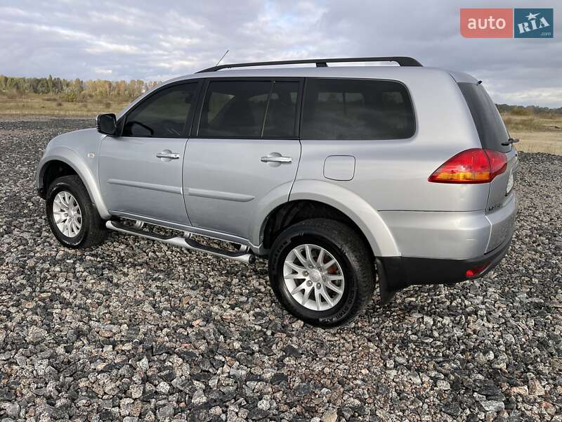 Внедорожник / Кроссовер Mitsubishi Pajero Sport 2010 в Киеве фото 4 Внедорожник / Кроссовер Mitsubishi Pajero Sport 2010 в Киеве