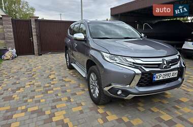Внедорожник / Кроссовер Mitsubishi Pajero Sport 2017 в 