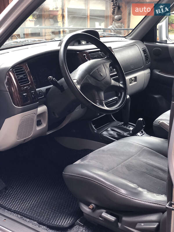 Позашляховик / Кросовер Mitsubishi Pajero Sport 2004 в Рахові