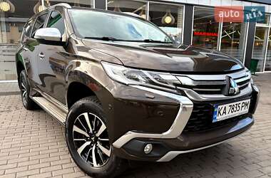 Позашляховик / Кросовер Mitsubishi Pajero Sport 2017 в Житомирі