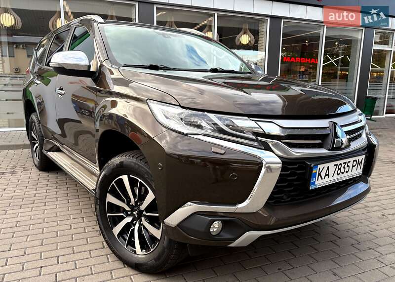 Позашляховик / Кросовер Mitsubishi Pajero Sport 2017 в Житомирі