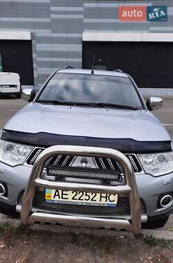 Внедорожник / Кроссовер Mitsubishi Pajero Sport 2012 в 