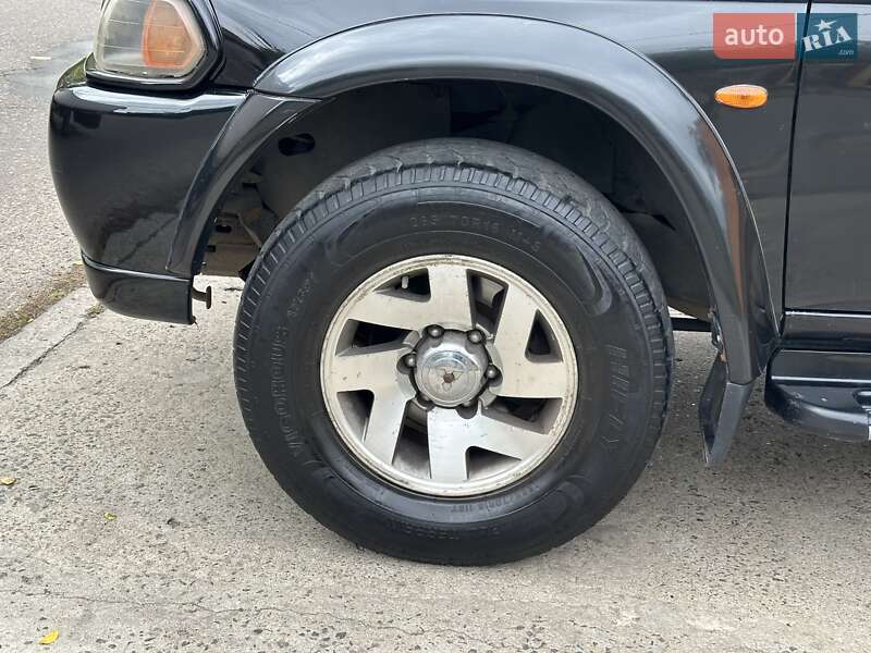 Внедорожник / Кроссовер Mitsubishi Pajero Sport 2001 в Одессе
