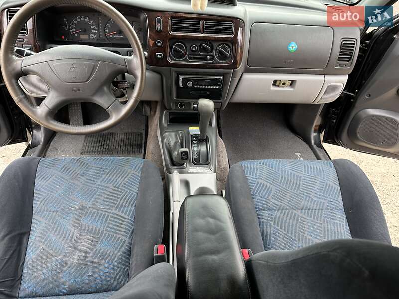 Внедорожник / Кроссовер Mitsubishi Pajero Sport 2001 в Одессе