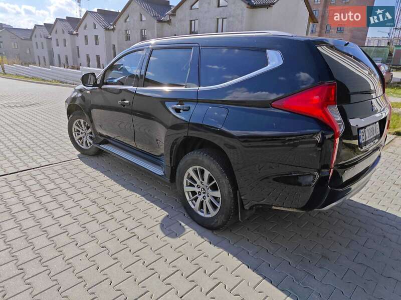 Внедорожник / Кроссовер Mitsubishi Pajero Sport 2016 в Хмельницком