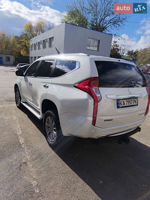 Позашляховик / Кросовер Mitsubishi Pajero Sport 2016 в Києві фото 9 Позашляховик / Кросовер Mitsubishi Pajero Sport 2016 в Києві