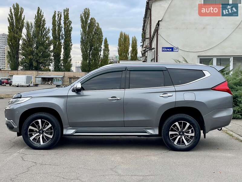Внедорожник / Кроссовер Mitsubishi Pajero Sport 2017 в Киеве фото 9 Внедорожник / Кроссовер Mitsubishi Pajero Sport 2017 в Киеве