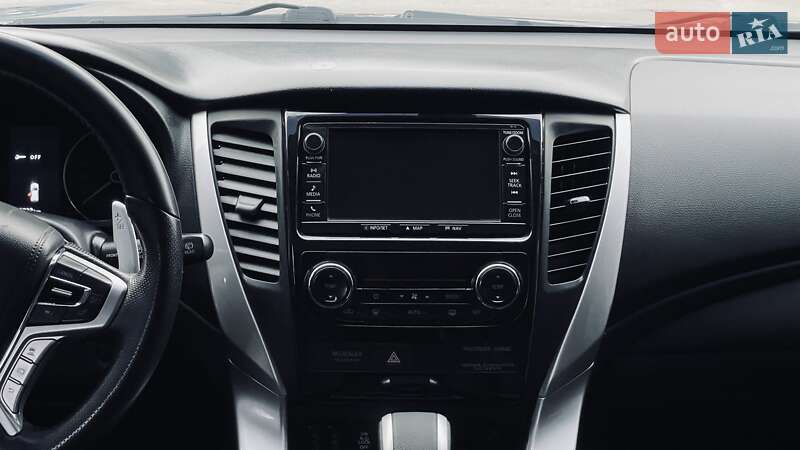 Внедорожник / Кроссовер Mitsubishi Pajero Sport 2017 в Киеве фото 57 Внедорожник / Кроссовер Mitsubishi Pajero Sport 2017 в Киеве