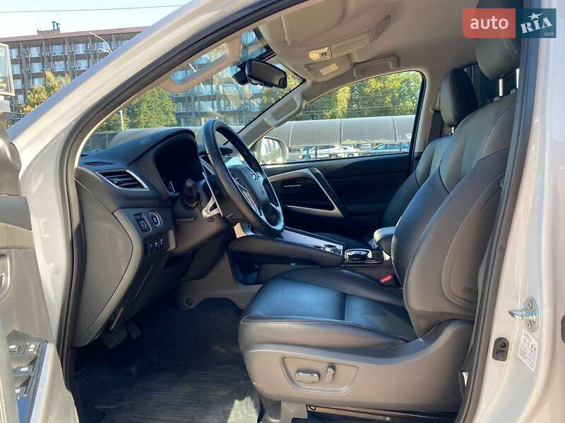 Внедорожник / Кроссовер Mitsubishi Pajero Sport 2024 в Киеве фото 13 Внедорожник / Кроссовер Mitsubishi Pajero Sport 2024 в Киеве