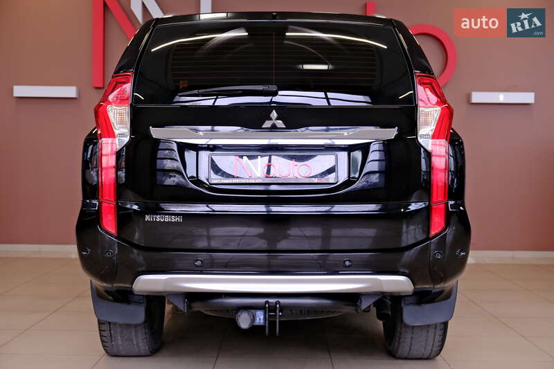 Позашляховик / Кросовер Mitsubishi Pajero Sport 2016 в Одесі