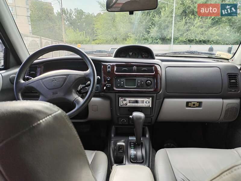 Позашляховик / Кросовер Mitsubishi Pajero Sport 2004 в Кривому Розі