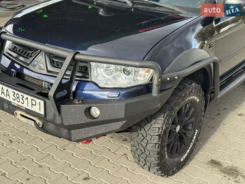 Внедорожник / Кроссовер Mitsubishi Pajero Sport 2013 в Киеве фото 5 Внедорожник / Кроссовер Mitsubishi Pajero Sport 2013 в Киеве