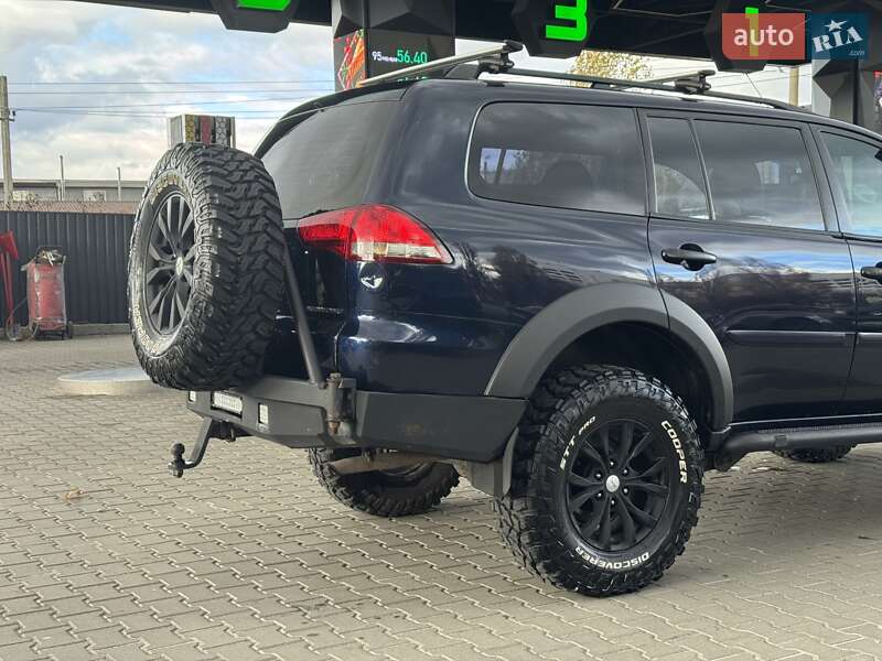 Внедорожник / Кроссовер Mitsubishi Pajero Sport 2013 в Киеве фото 14 Внедорожник / Кроссовер Mitsubishi Pajero Sport 2013 в Киеве