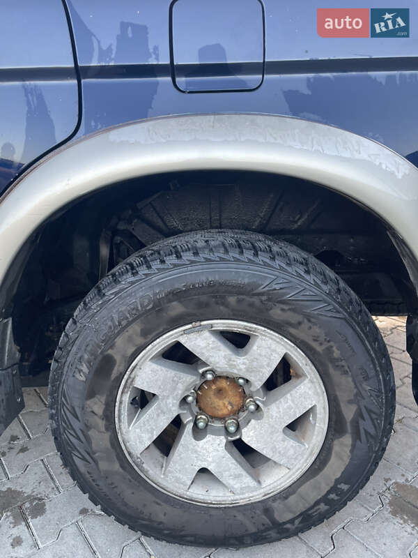 Внедорожник / Кроссовер Mitsubishi Pajero Sport 2004 в Черновцах