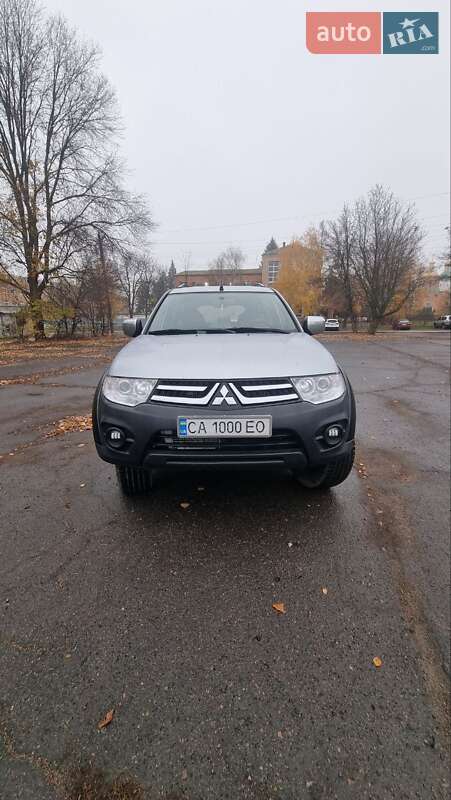 Внедорожник / Кроссовер Mitsubishi Pajero Sport 2014 в Тальном фото 7 Внедорожник / Кроссовер Mitsubishi Pajero Sport 2014 в Тальном