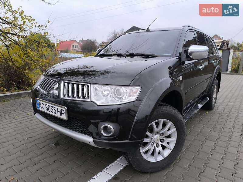 Внедорожник / Кроссовер Mitsubishi Pajero Sport 2010 в Софиевской Борщаговке