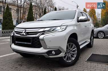 Внедорожник / Кроссовер Mitsubishi Pajero Sport 2016 в Одессе