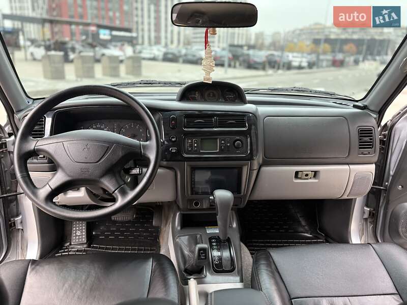 Внедорожник / Кроссовер Mitsubishi Pajero Sport 2005 в Киеве