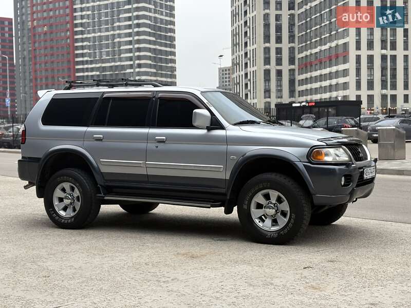 Внедорожник / Кроссовер Mitsubishi Pajero Sport 2005 в Киеве