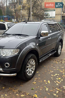 Внедорожник / Кроссовер Mitsubishi Pajero Sport 2011 в Киеве