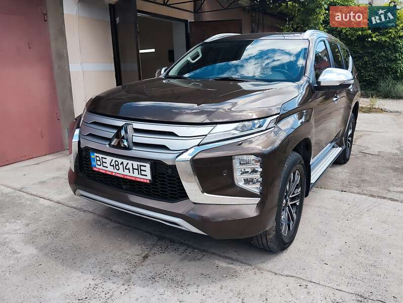 Позашляховик / Кросовер Mitsubishi Pajero Sport 2021 в Миколаєві