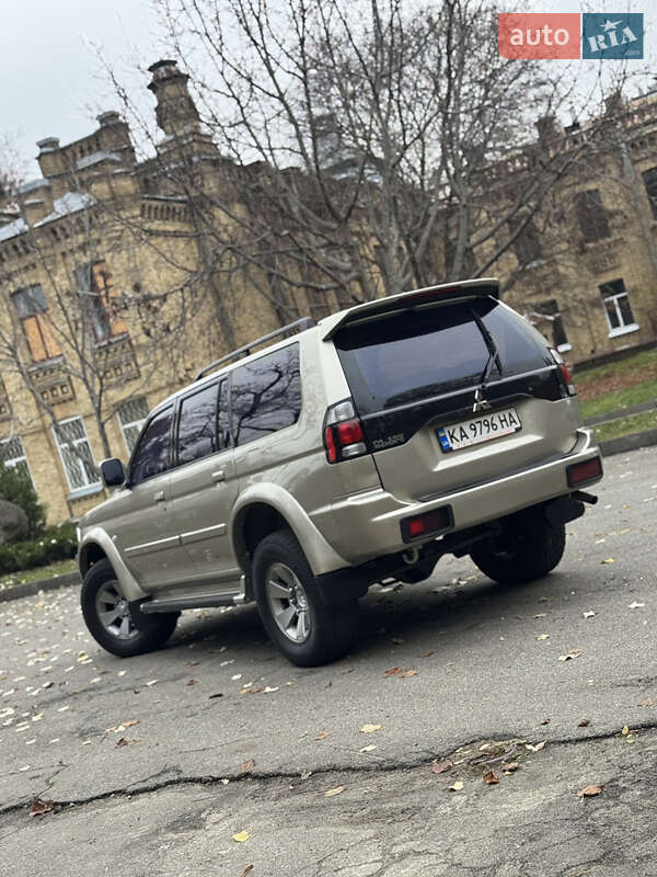 Внедорожник / Кроссовер Mitsubishi Pajero Sport 2008 в Киеве