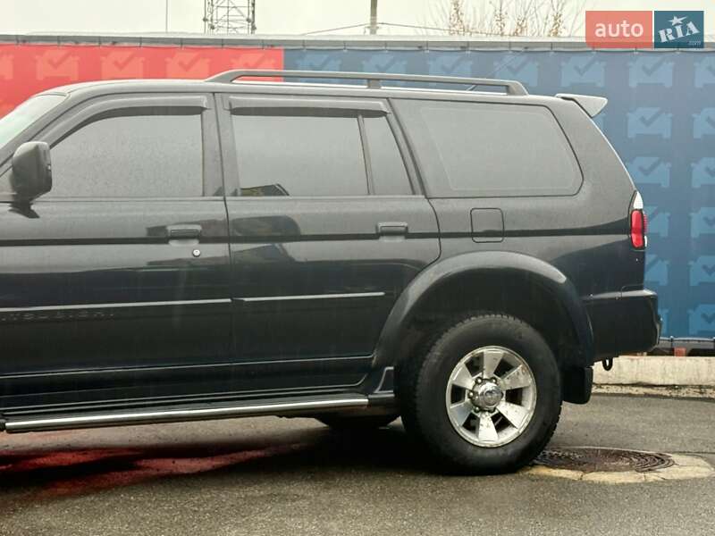 Позашляховик / Кросовер Mitsubishi Pajero Sport 2006 в Києві