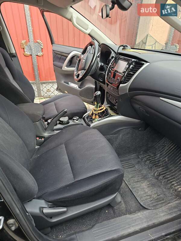 Внедорожник / Кроссовер Mitsubishi Pajero Sport 2017 в Одессе