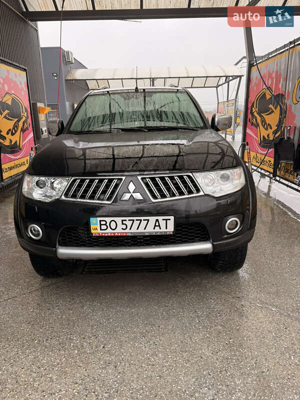 Внедорожник / Кроссовер Mitsubishi Pajero Sport 2011 в Черновцах