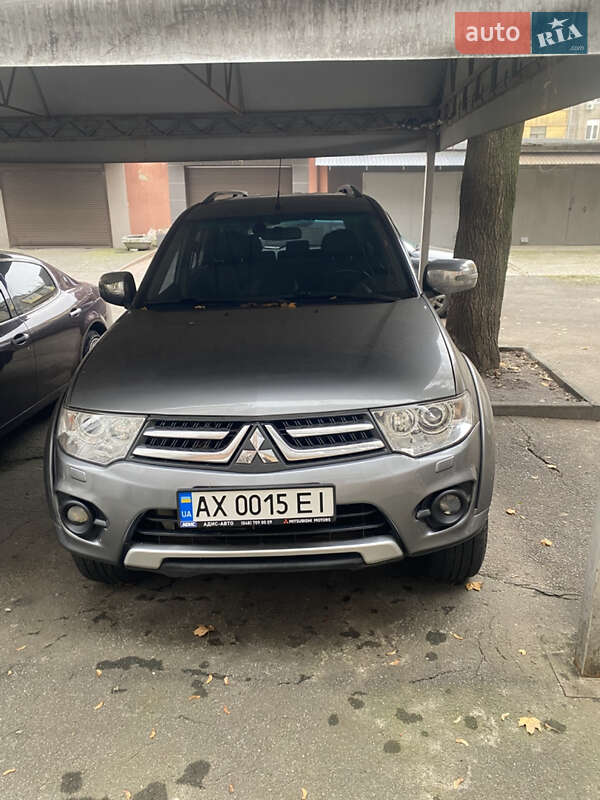 Mitsubishi Pajero Sport 2013