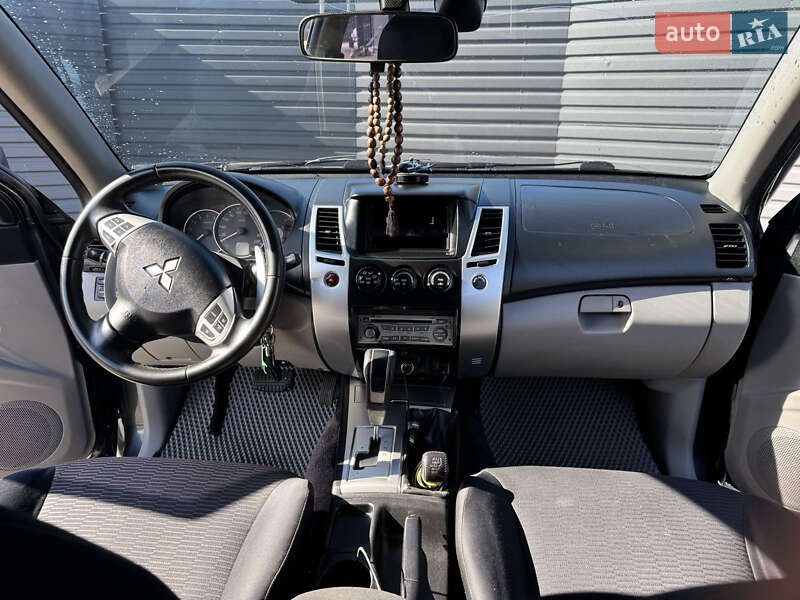 Внедорожник / Кроссовер Mitsubishi Pajero Sport 2011 в Ромнах фото 11 Внедорожник / Кроссовер Mitsubishi Pajero Sport 2011 в Ромнах