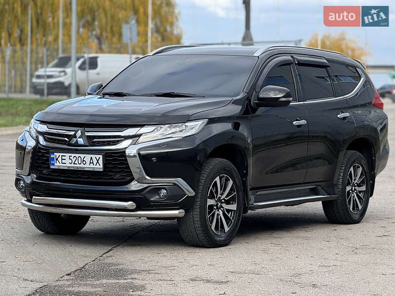 Внедорожник / Кроссовер Mitsubishi Pajero Sport 2017 в Днепре