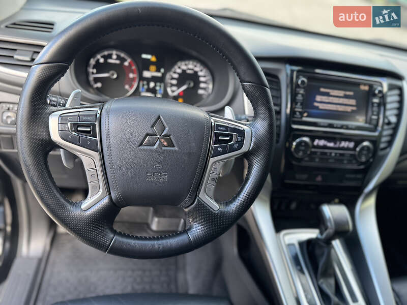 Внедорожник / Кроссовер Mitsubishi Pajero Sport 2017 в Днепре